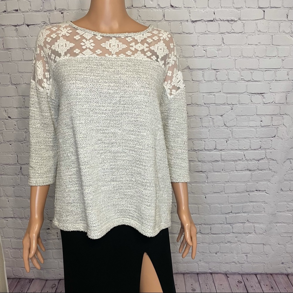 Forever 21 Light gray sweater with white lace collar boho size small